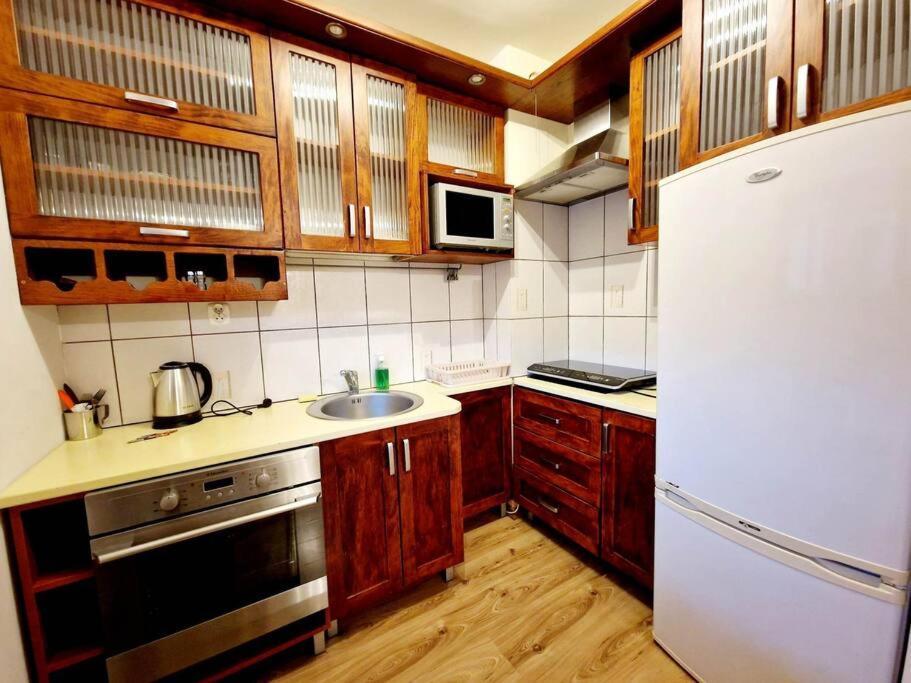Apartament Bus Tram Metro Florianska 6