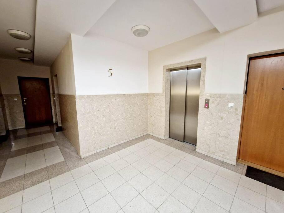 Apartament Bus Tram Metro Florianska 6